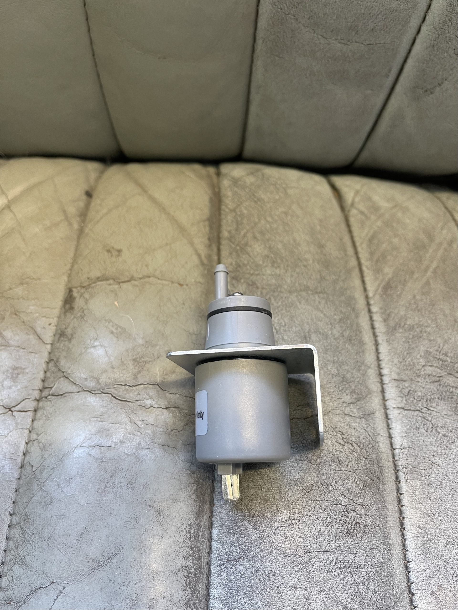 Scheibenwaschpumpe mit Halter wie Trico (C36850*)
