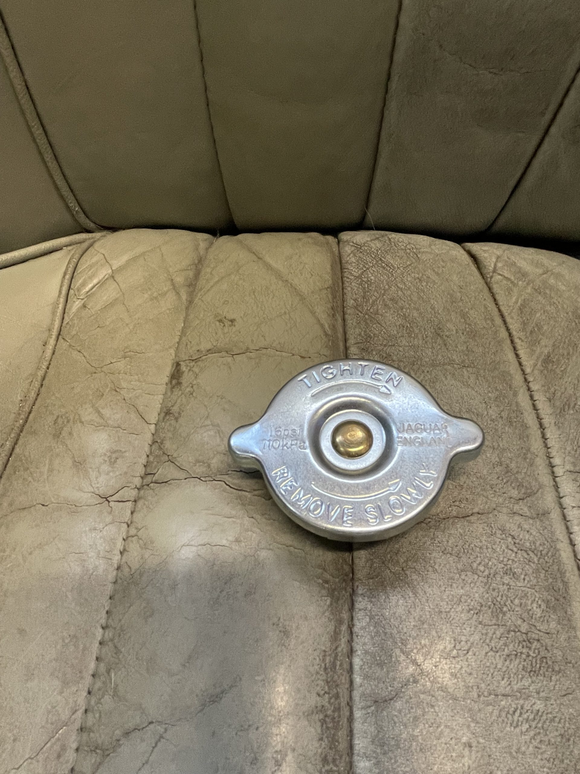 Kühlerdeckel 16 psi (EAC4192)