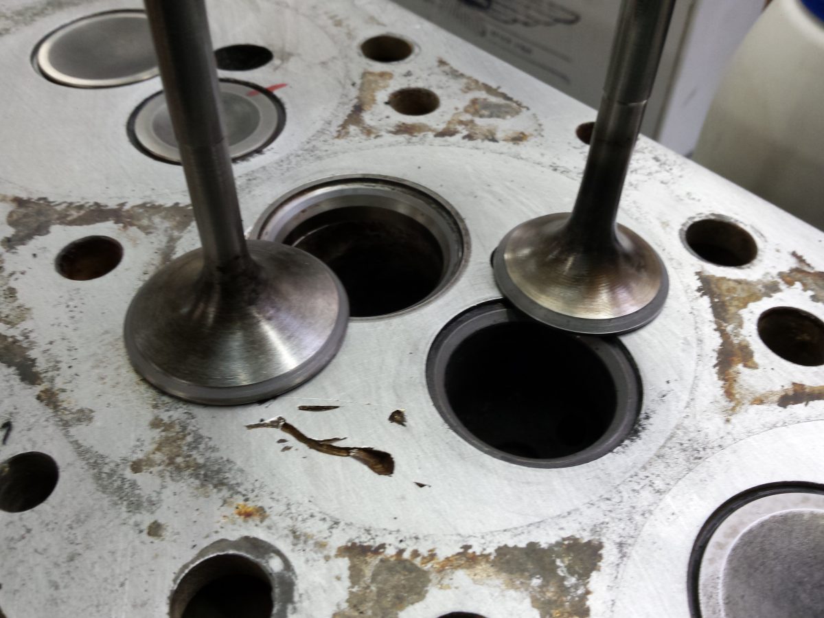 Knapp geretteter V12 Zylinderkopf