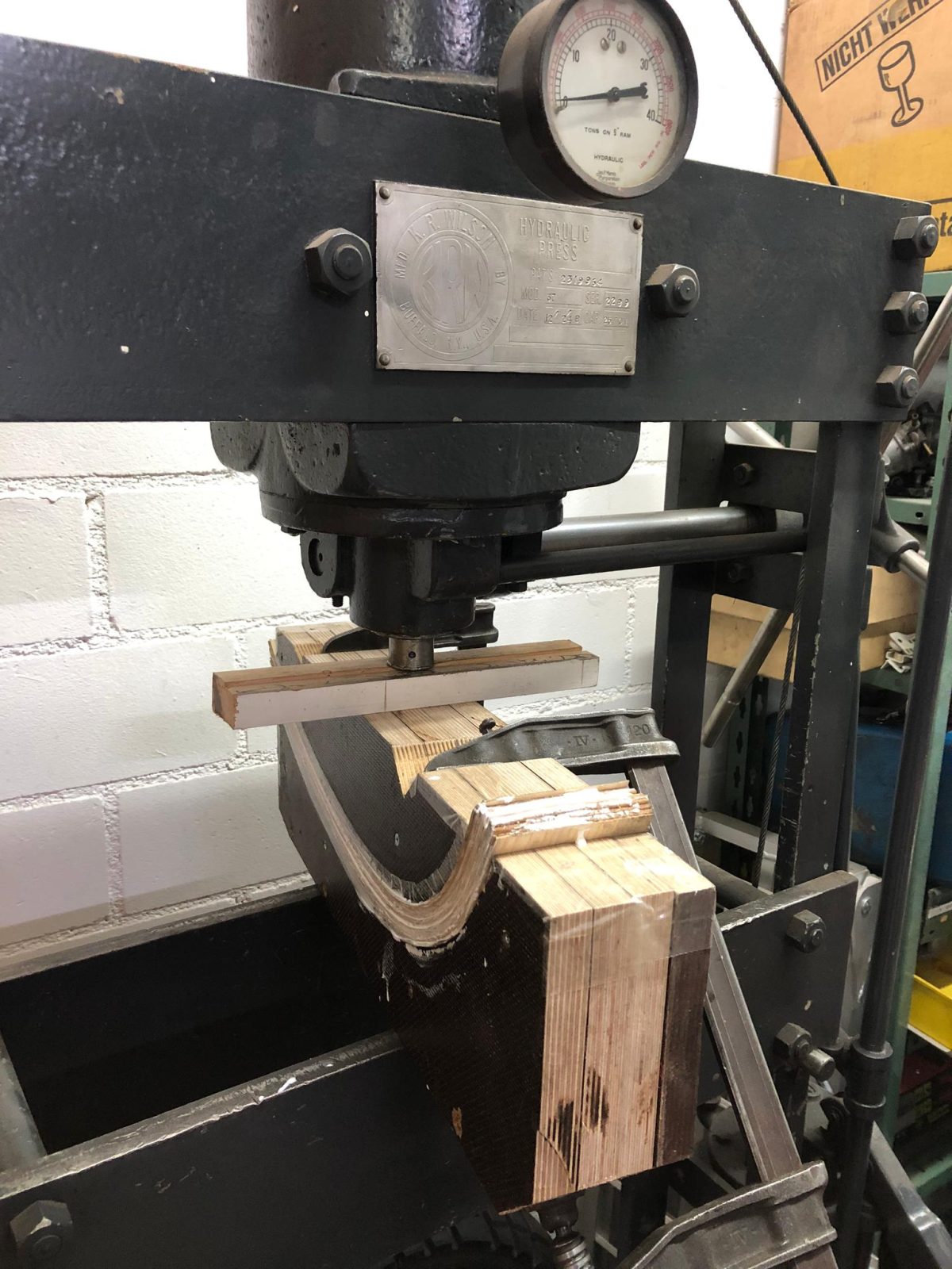 Herstellen von laminiertem Formholz